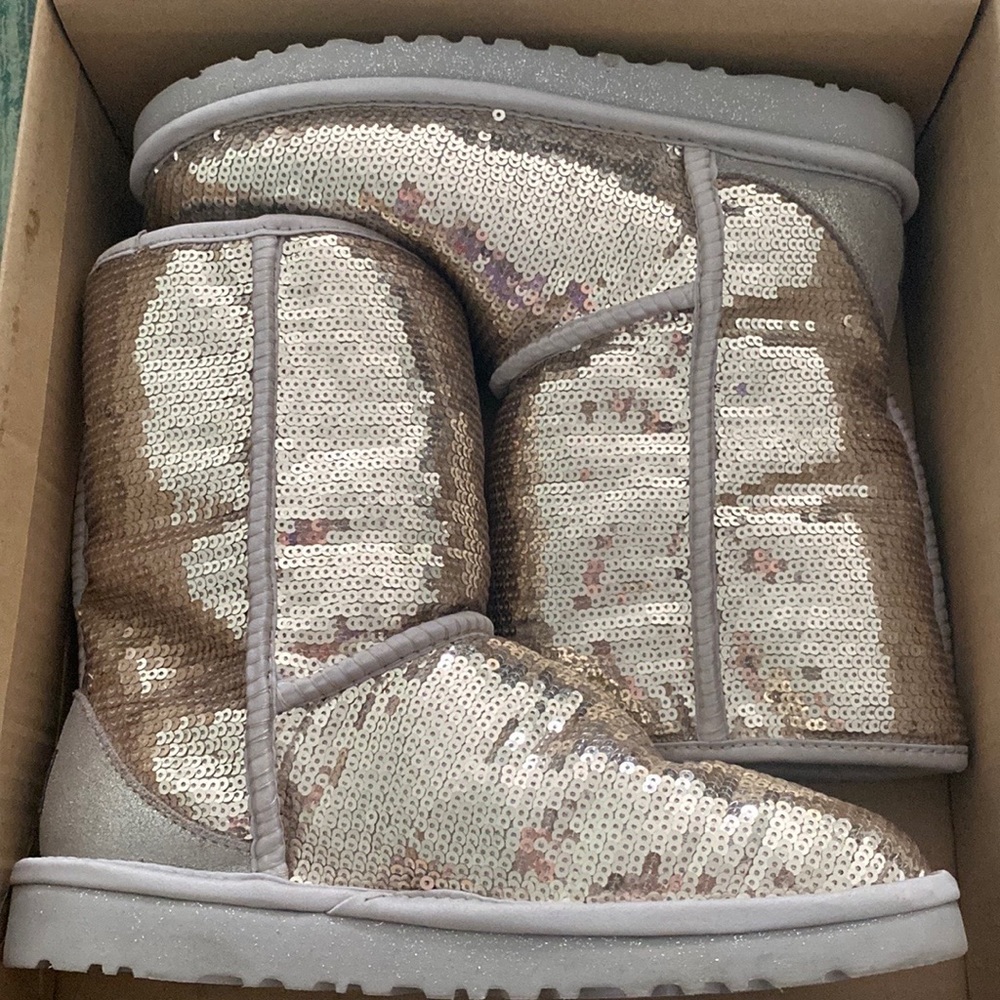 UGG classic short silver sparkles boots, size US 7.